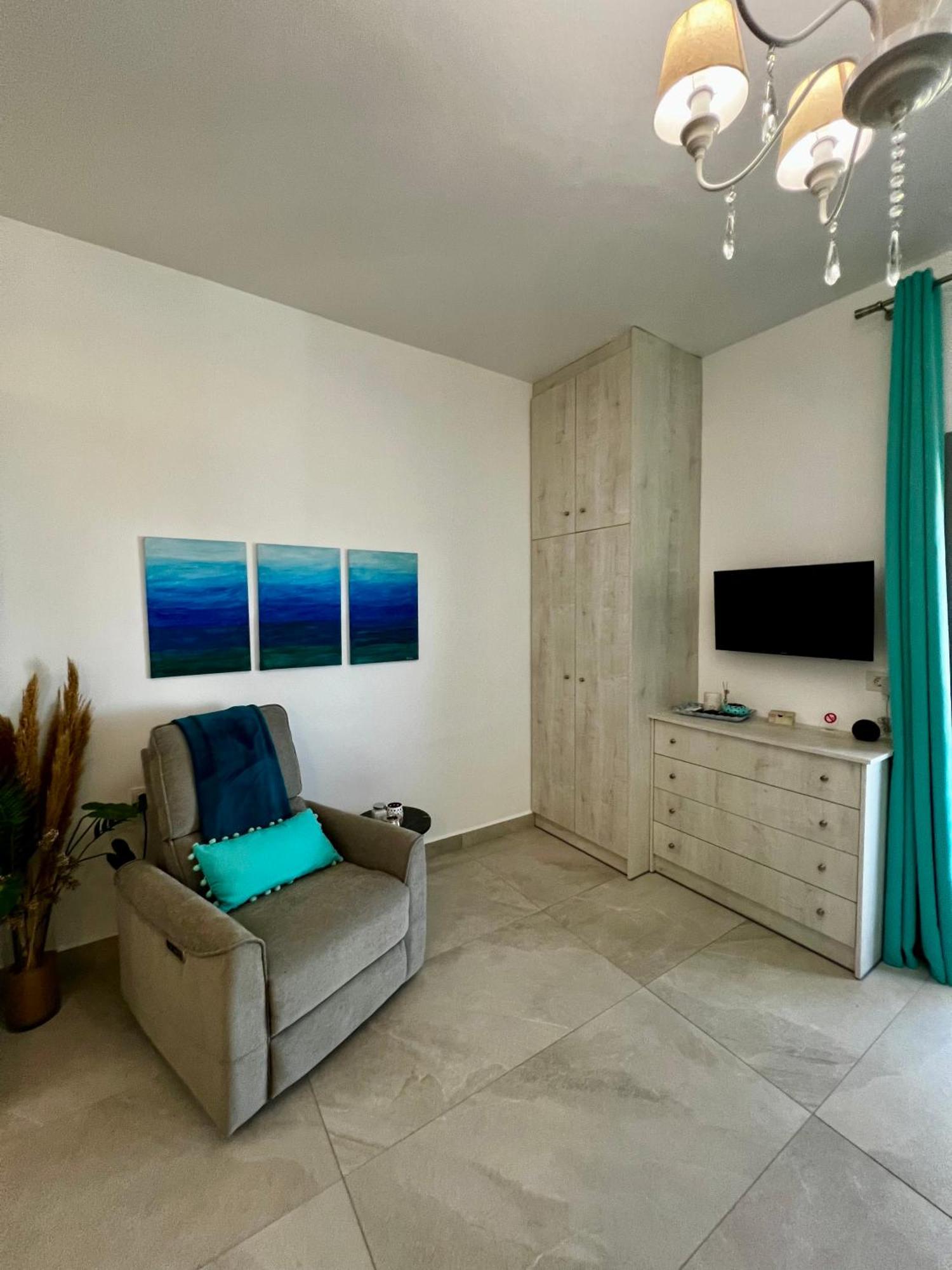 Ocean Front Studios 77 Лурдата Номер фото